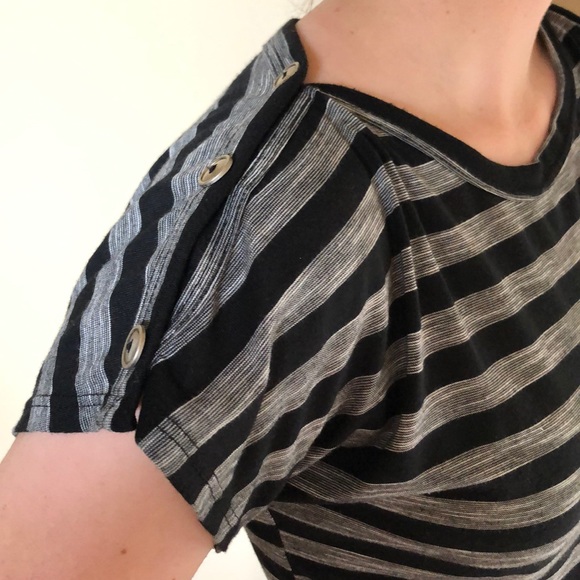 Striped tee with buttons on shoulder - Picture 2 of 5